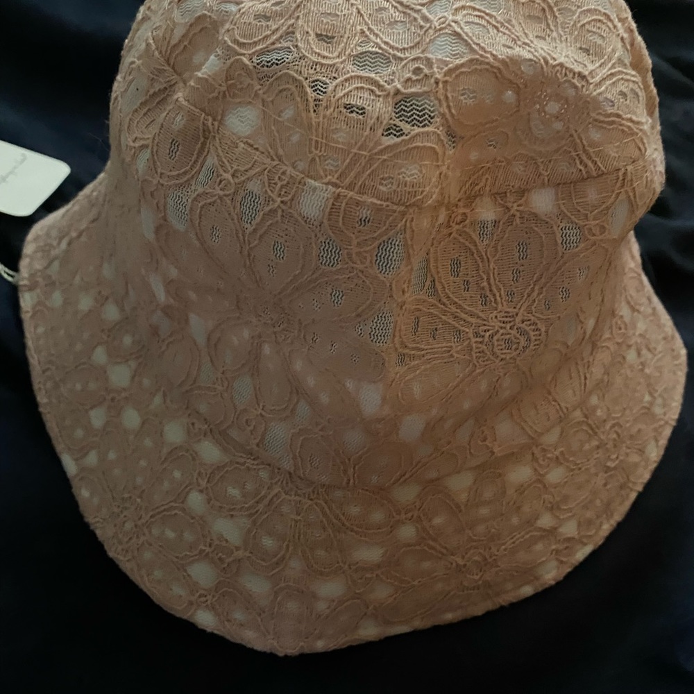 Bucket hat